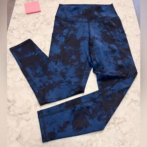 Fleo medium blue abstract print Reverie 25” leggings EUC